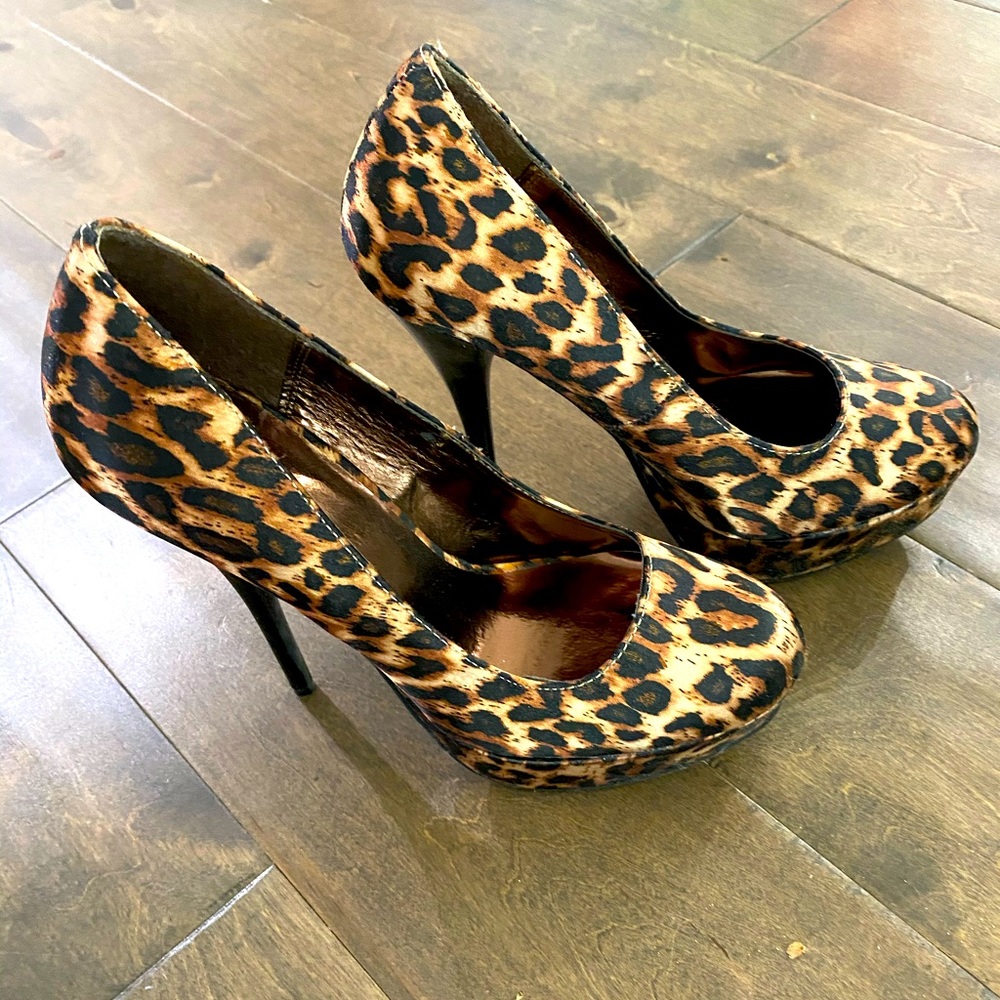 Leopard Pumps